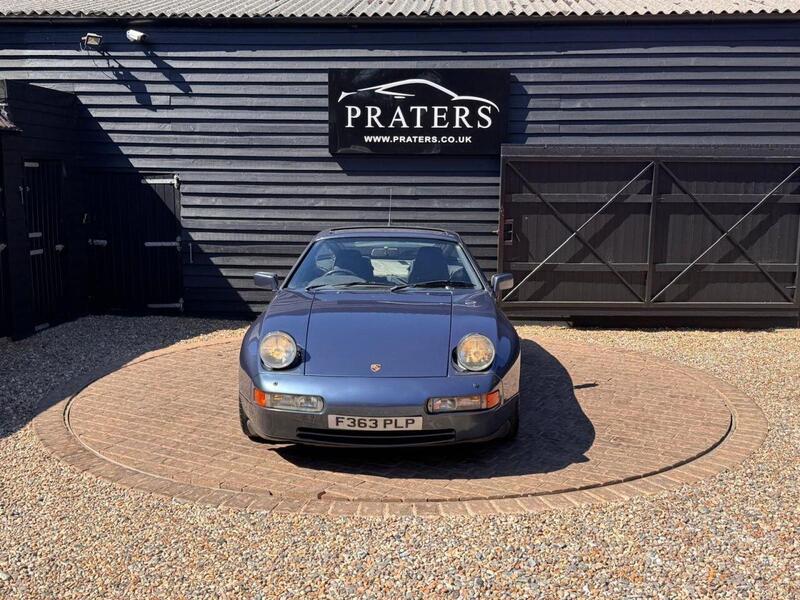 Porsche 928 view 4