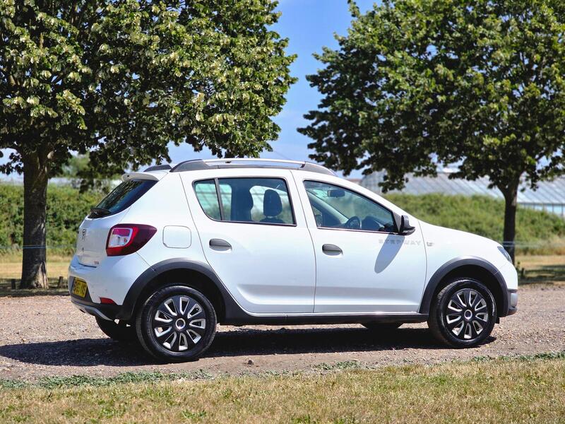 Dacia Sandero view 5