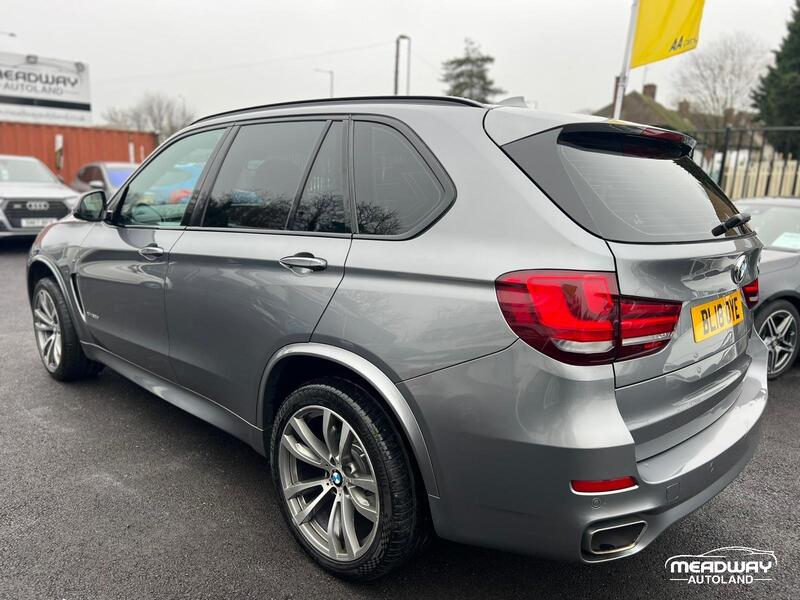 BMW X5 view 4