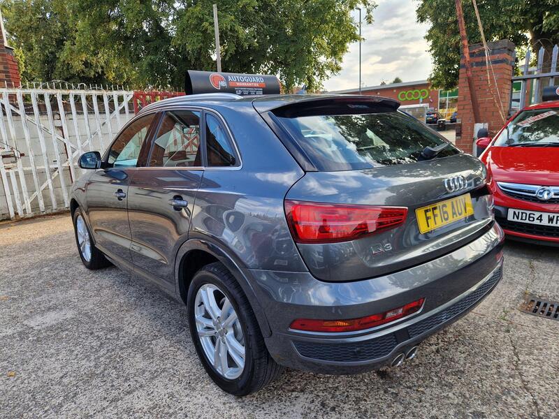 Audi Q3 view 4