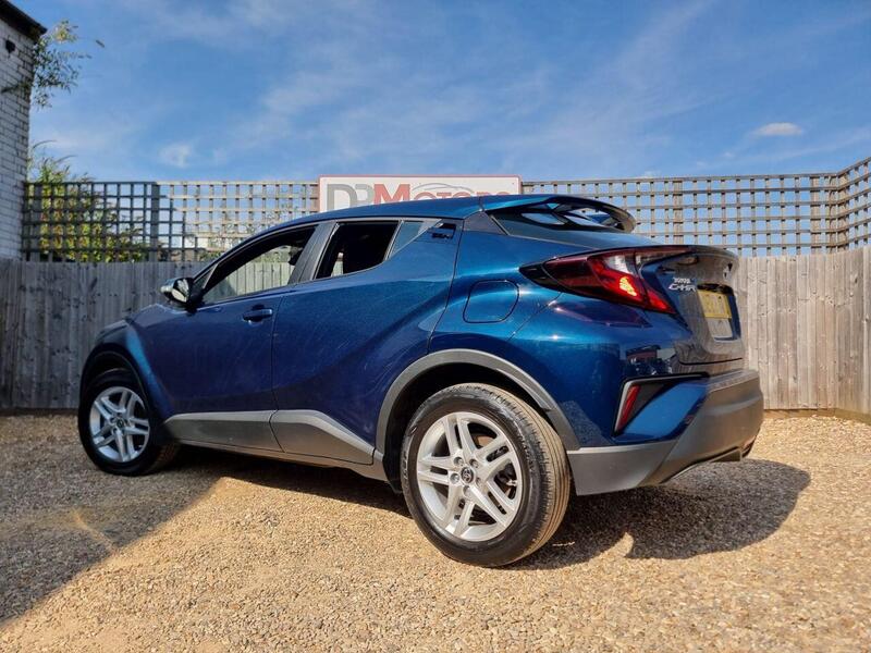 Toyota C-HR view 4