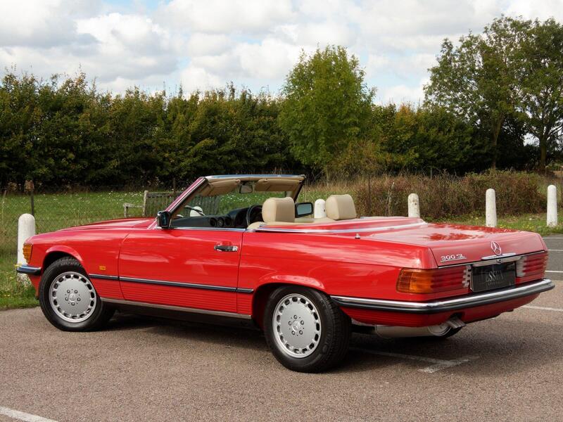 Mercedes-Benz SL view 13