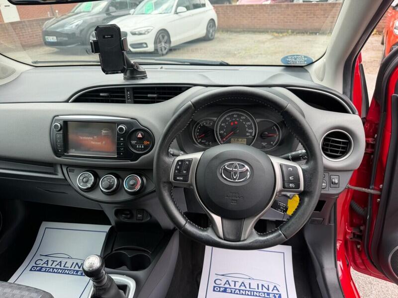 Toyota Yaris view 4