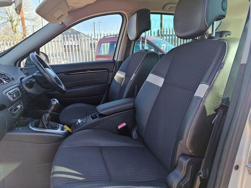 Renault Scenic view 6