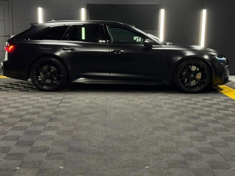 Audi RS6 Avant view 5