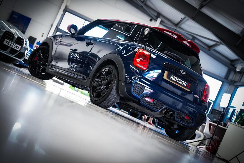 Mini Hatch view 6