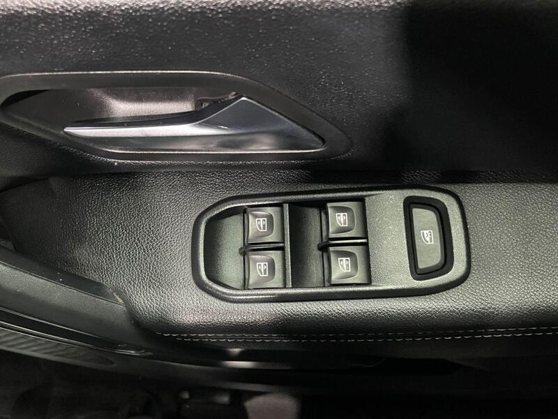 Dacia Duster view 25