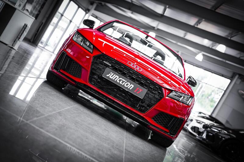 Audi Audi TT view 3