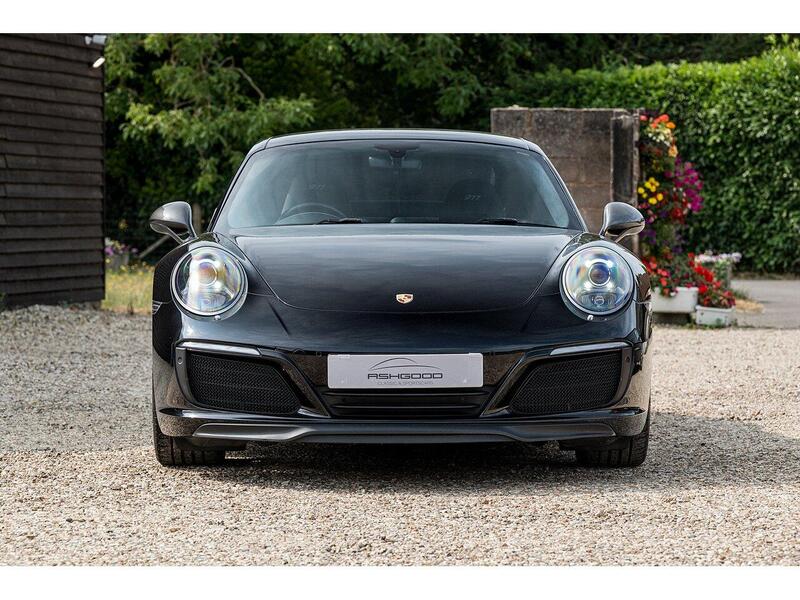 Porsche 911 view 3