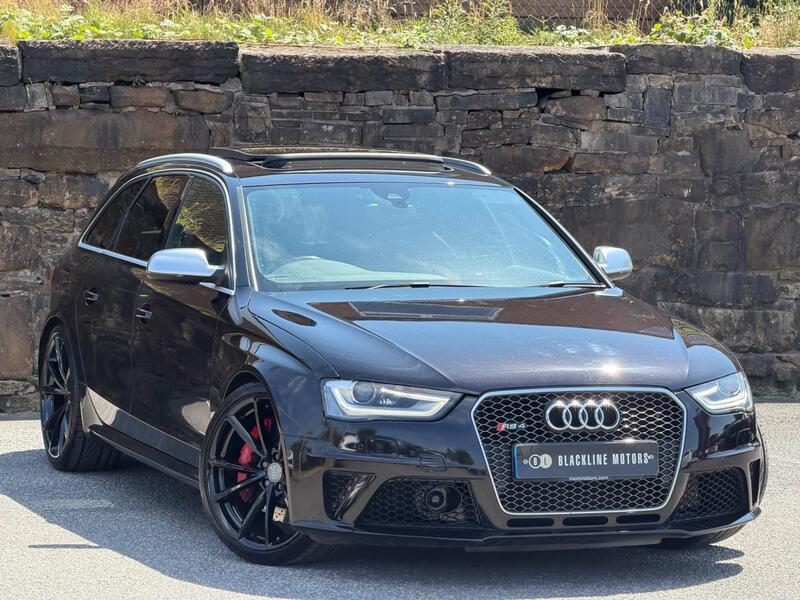 Audi RS4 Avant main image