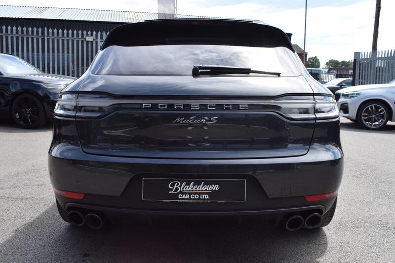 Porsche Macan view 6