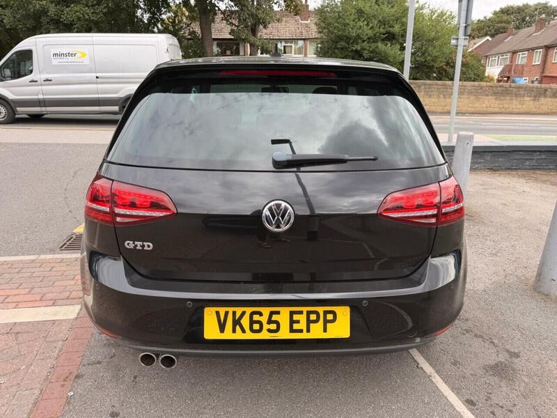 Volkswagen Golf view 4