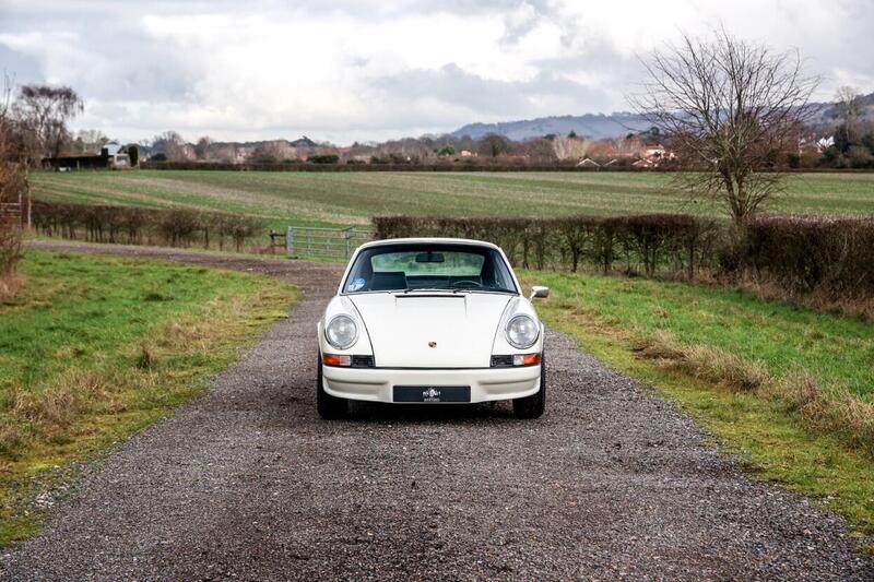Porsche 911e view 3