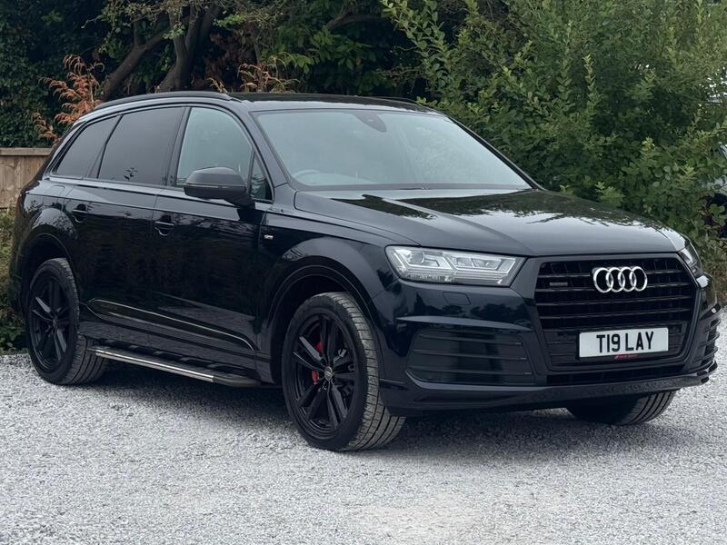 Audi Audi Q7 view 3