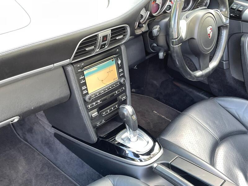 Porsche 911 view 15