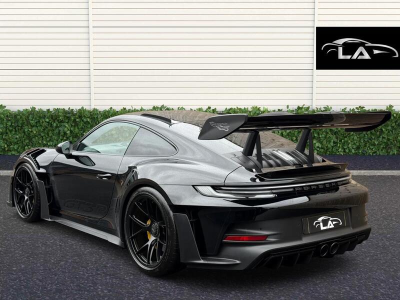 Porsche 911 view 5