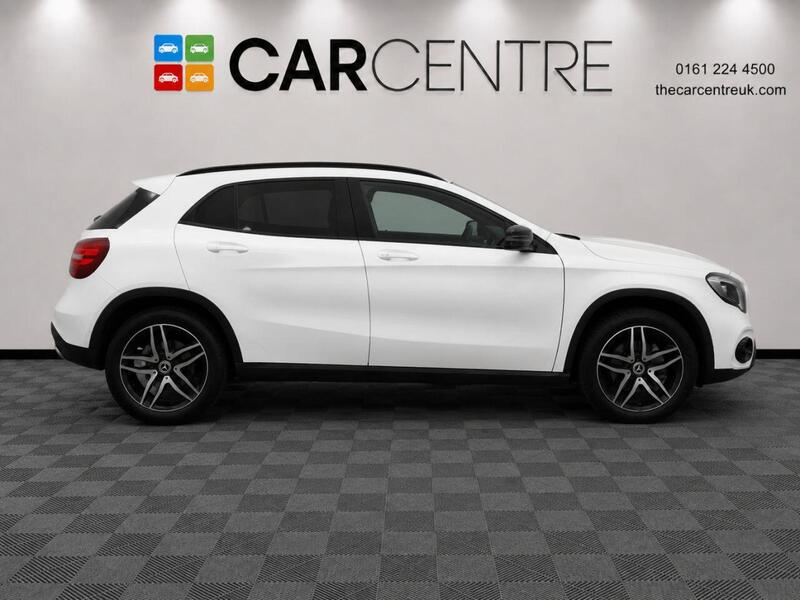 Mercedes-Benz Gla view 3