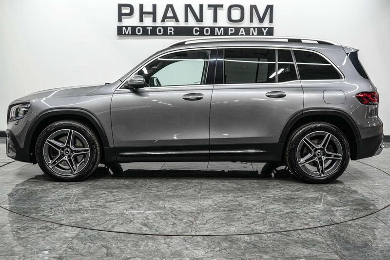 Mercedes-Benz Mercedes-Benz GLB view 3