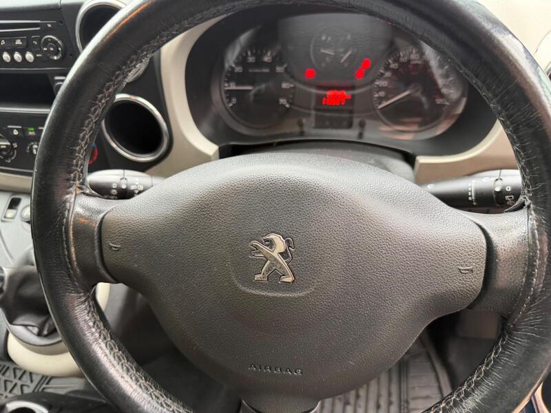 Peugeot Partner Tepee view 3