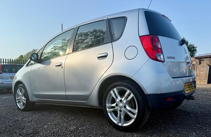 Mitsubishi Colt view 7