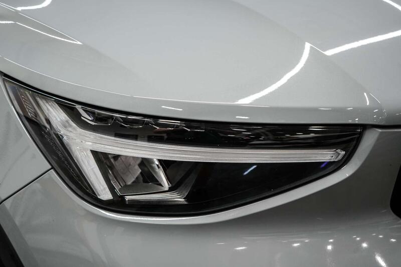 Volvo XC40 view 6