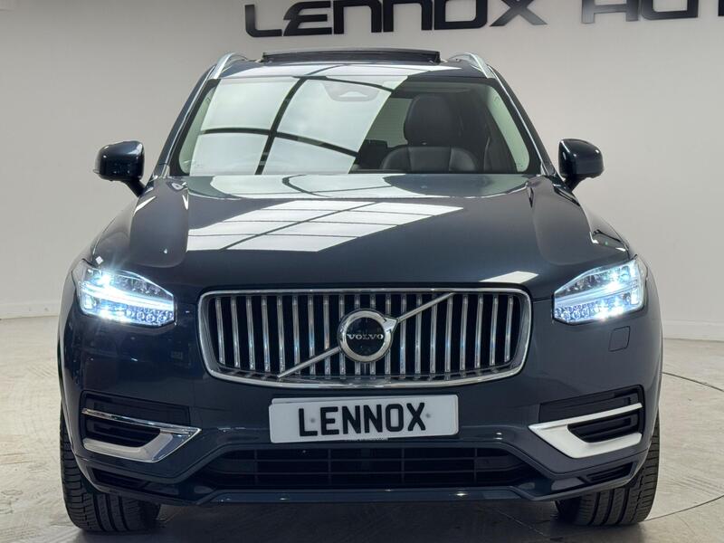 Volvo XC90 view 2