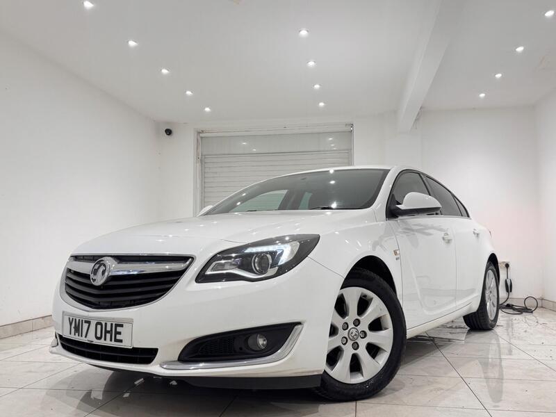 Vauxhall Insignia view 3