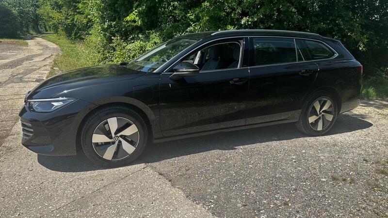 2025 Volkswagen Passat — photo 5