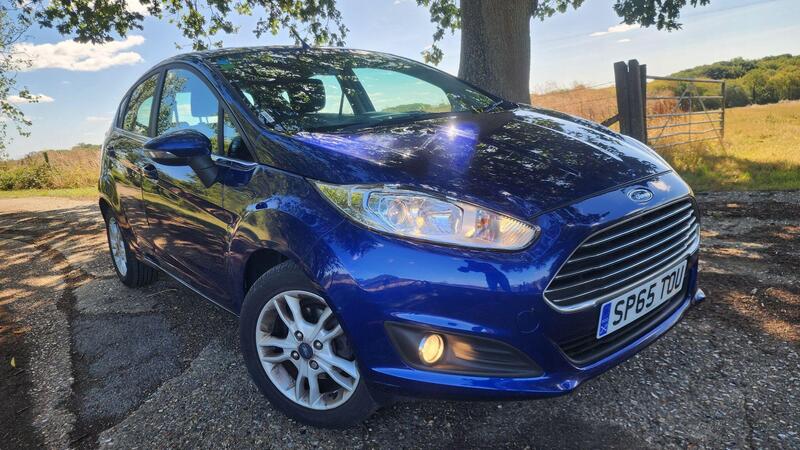 2015 Ford Fiesta — photo 16