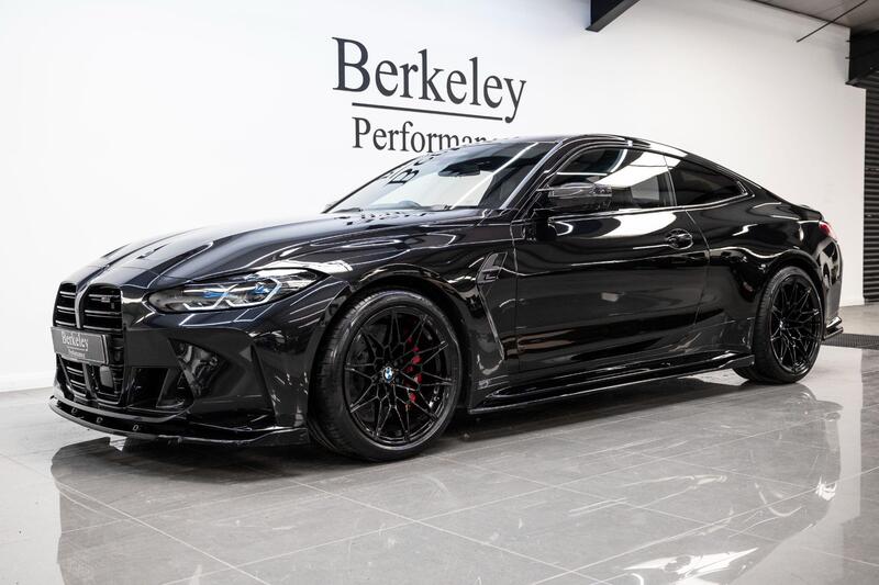 BMW M4 view 3