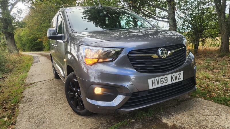 2019 Vauxhall Combo Life — photo 18