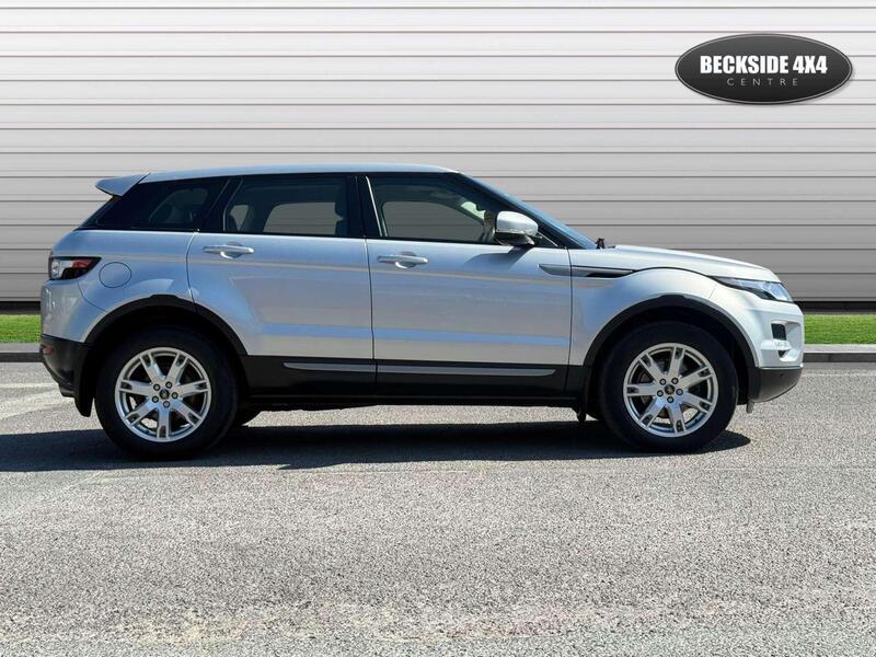 Land Rover Range Rover Evoque view 2
