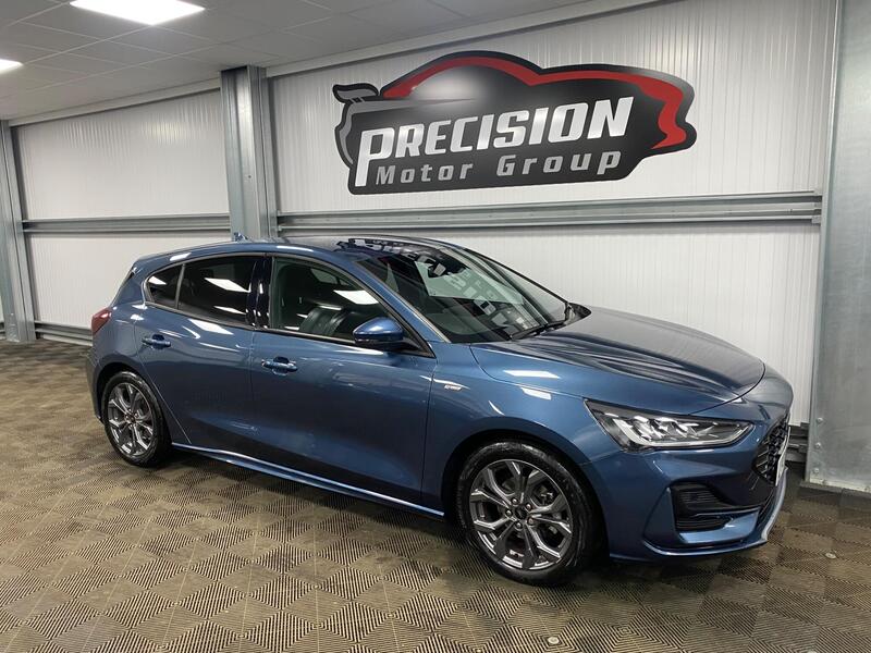Ford Focus view 3