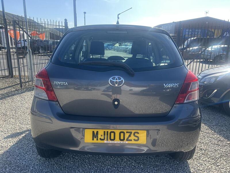 Toyota Yaris view 5