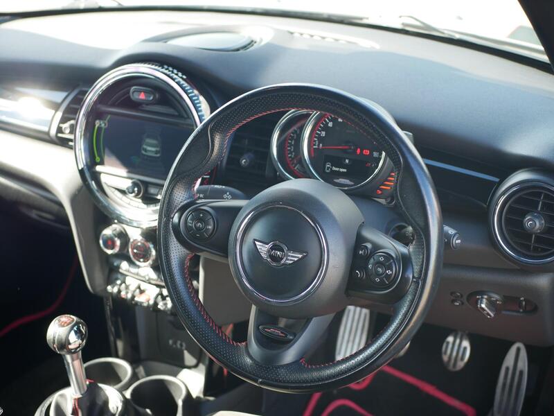 MINI Hatch view 4