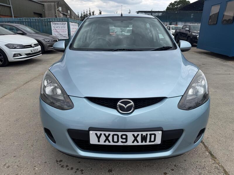 Mazda Mazda2 view 4