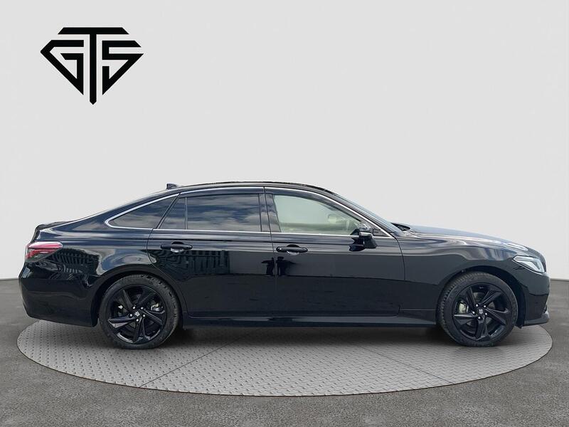 Toyota Crown view 2