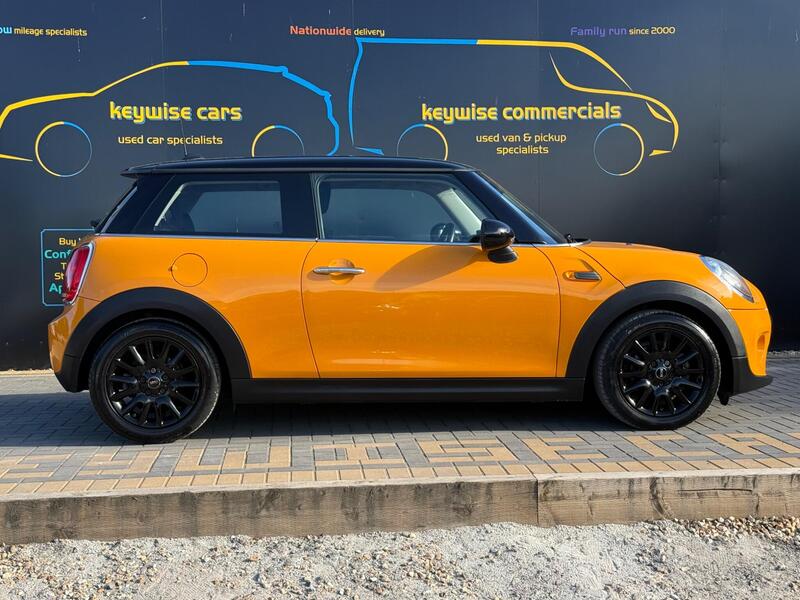 Mini Cooper view 6