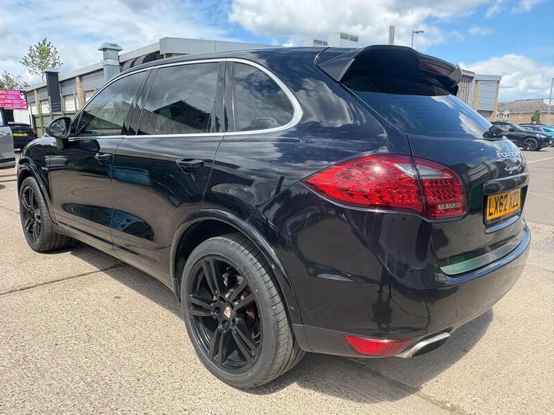 Porsche Cayenne view 4