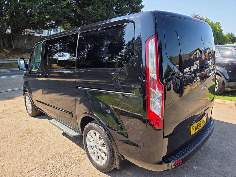 Ford Tourneo Custom view 6