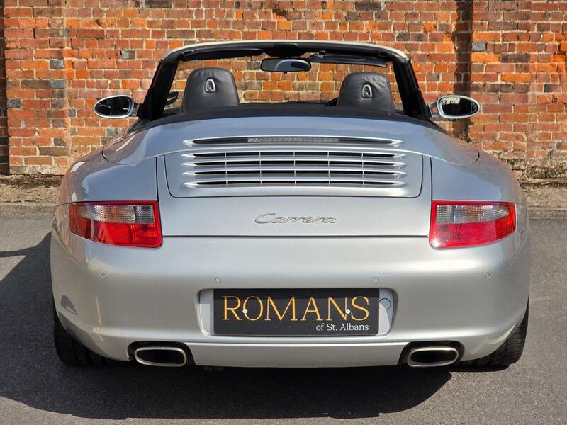 Porsche 911 view 5