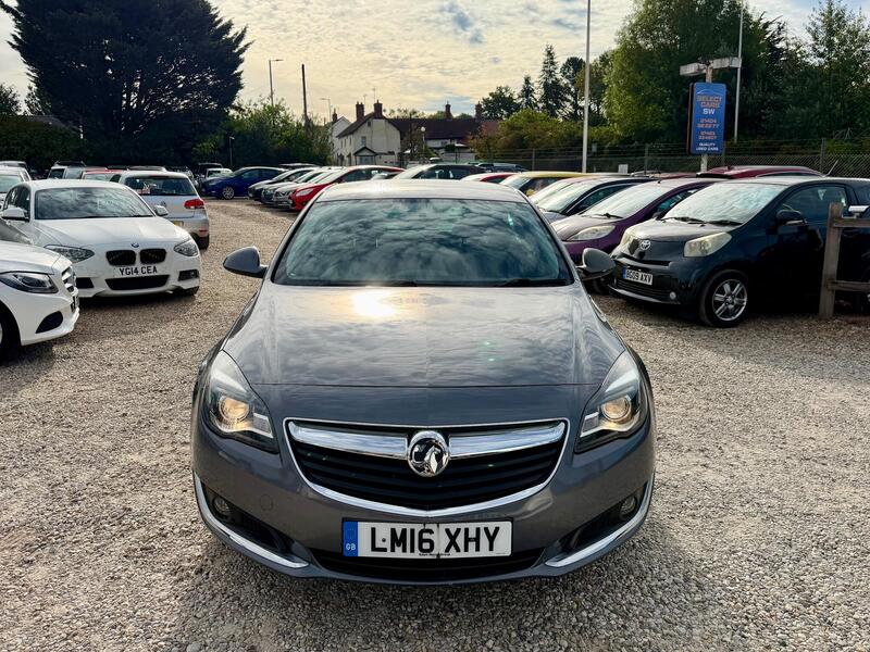 Vauxhall Insignia view 4