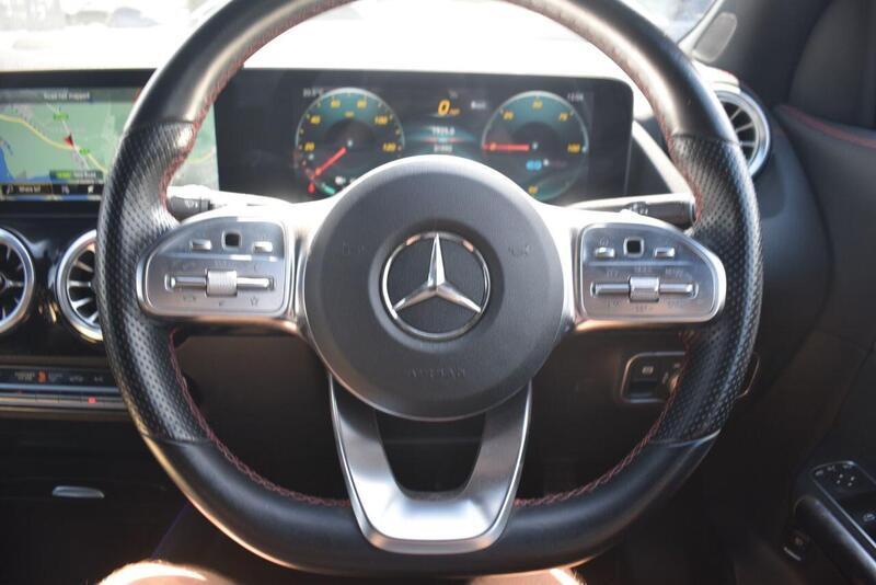 Mercedes-Benz Mercedes-Benz CLA view 3