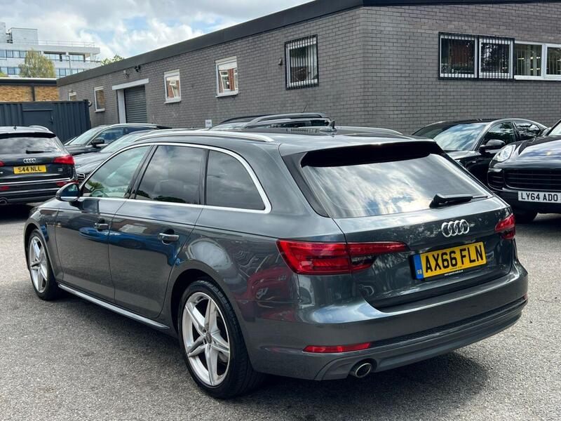 Audi A4 Avant view 4