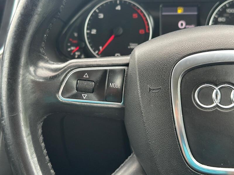 Audi Q5 view 16