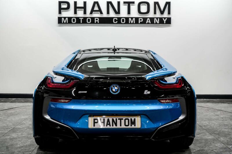 BMW I8 view 4