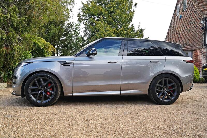 Land Rover Range Rover Sport view 3