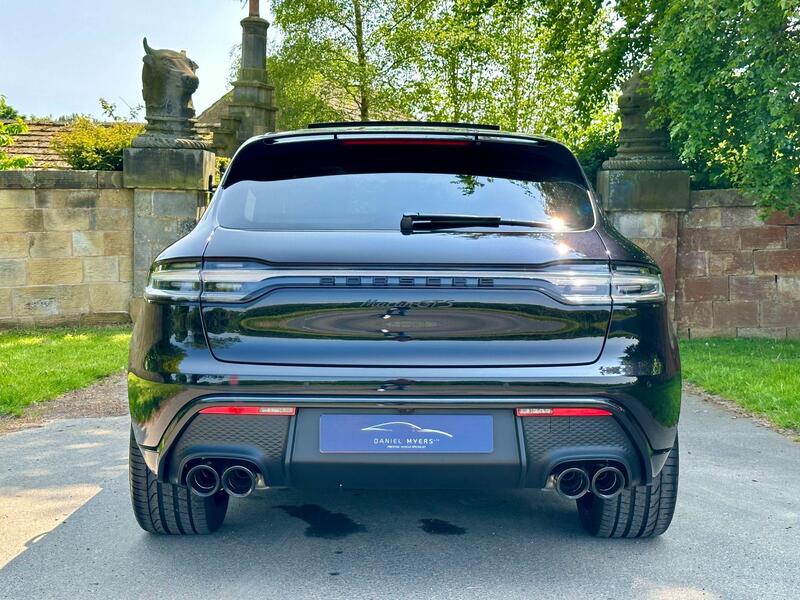 Porsche Macan view 5