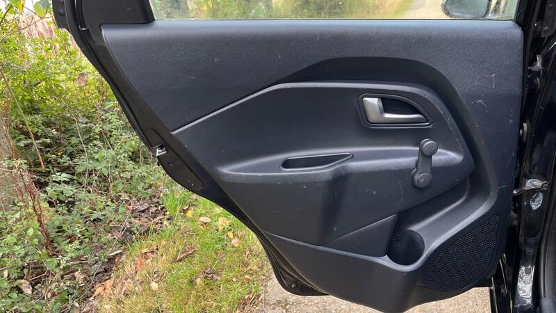 2016 Kia Rio — photo 39