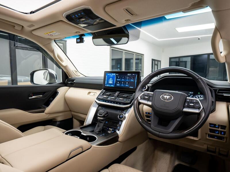 Toyota Land Cruiser view 6